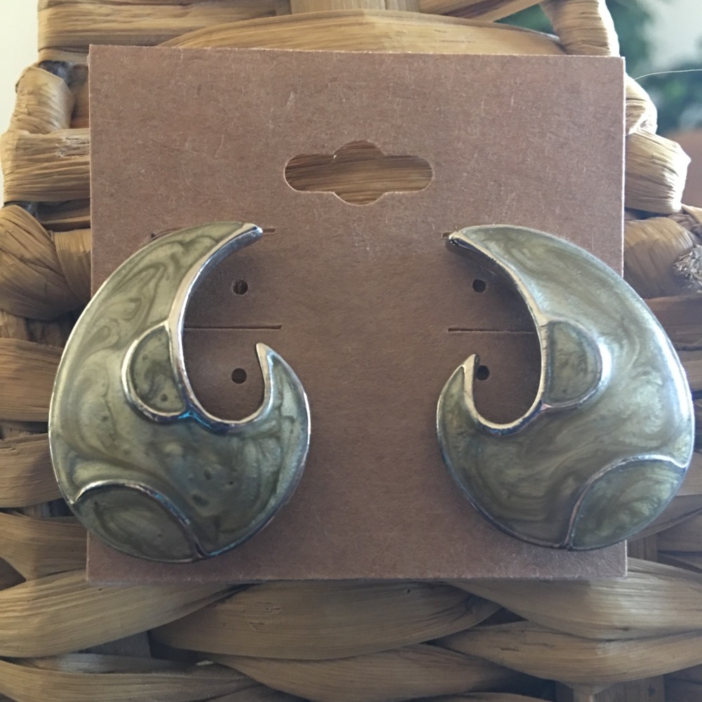 Vintage sage green enamel pierced earrings